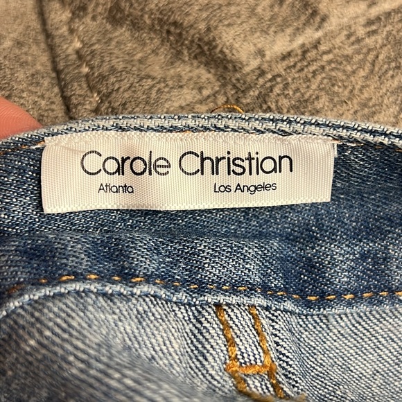 Carole Christian Women’s Embroidered Denim Jean Shorts Med distressed Mid- rise - Picture 8 of 10